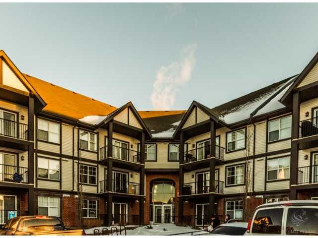 Calgary 2 + Den bedrooms Condo Unit for rent. Property photo: 103023-1