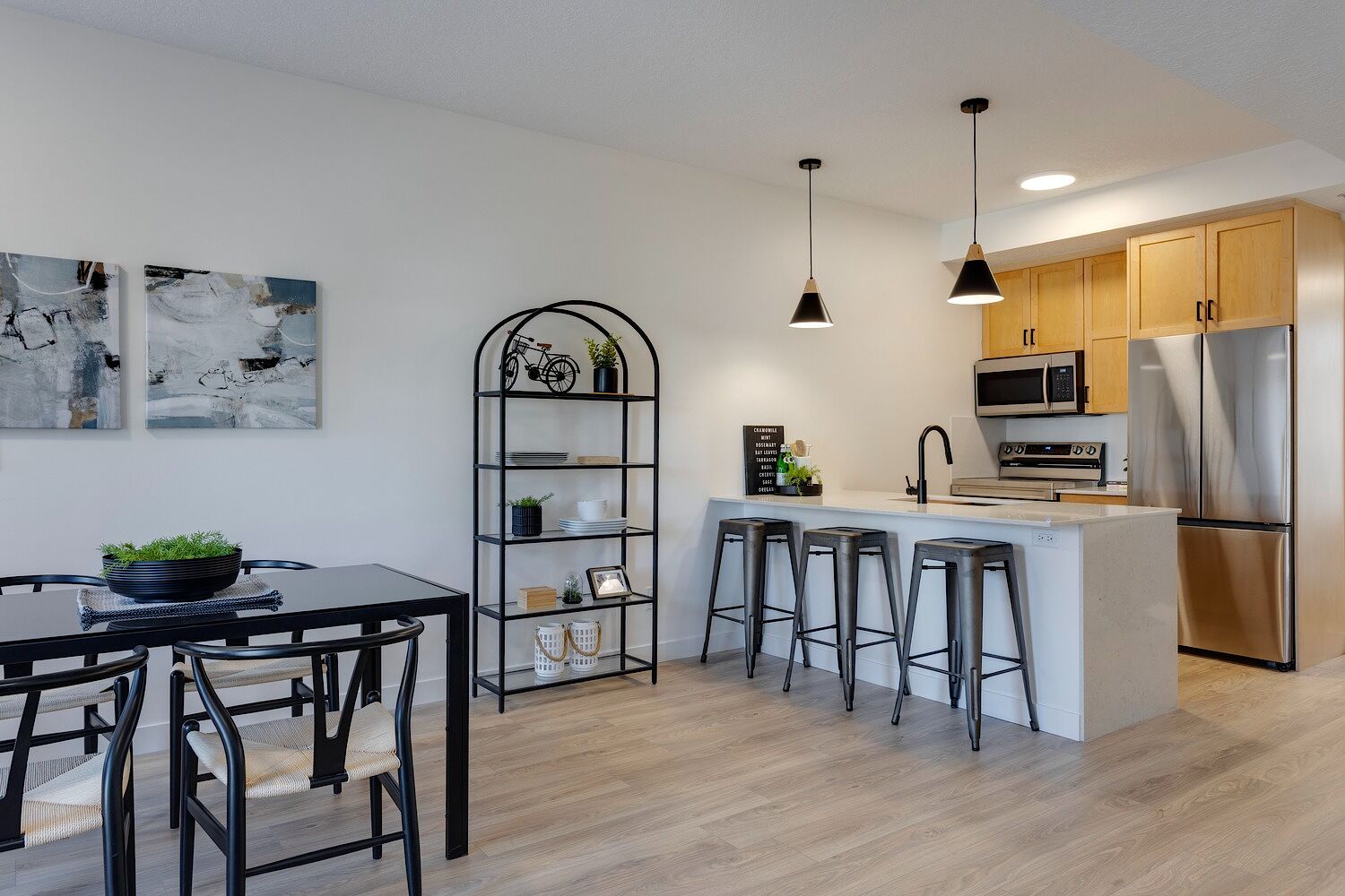 Calgary 1 bedroom Condo Unit for rent. Property photo: 105403-1