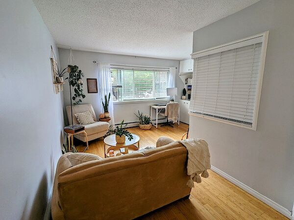 Calgary 1 bedroom Apartment for rent. Property photo: 10701-2