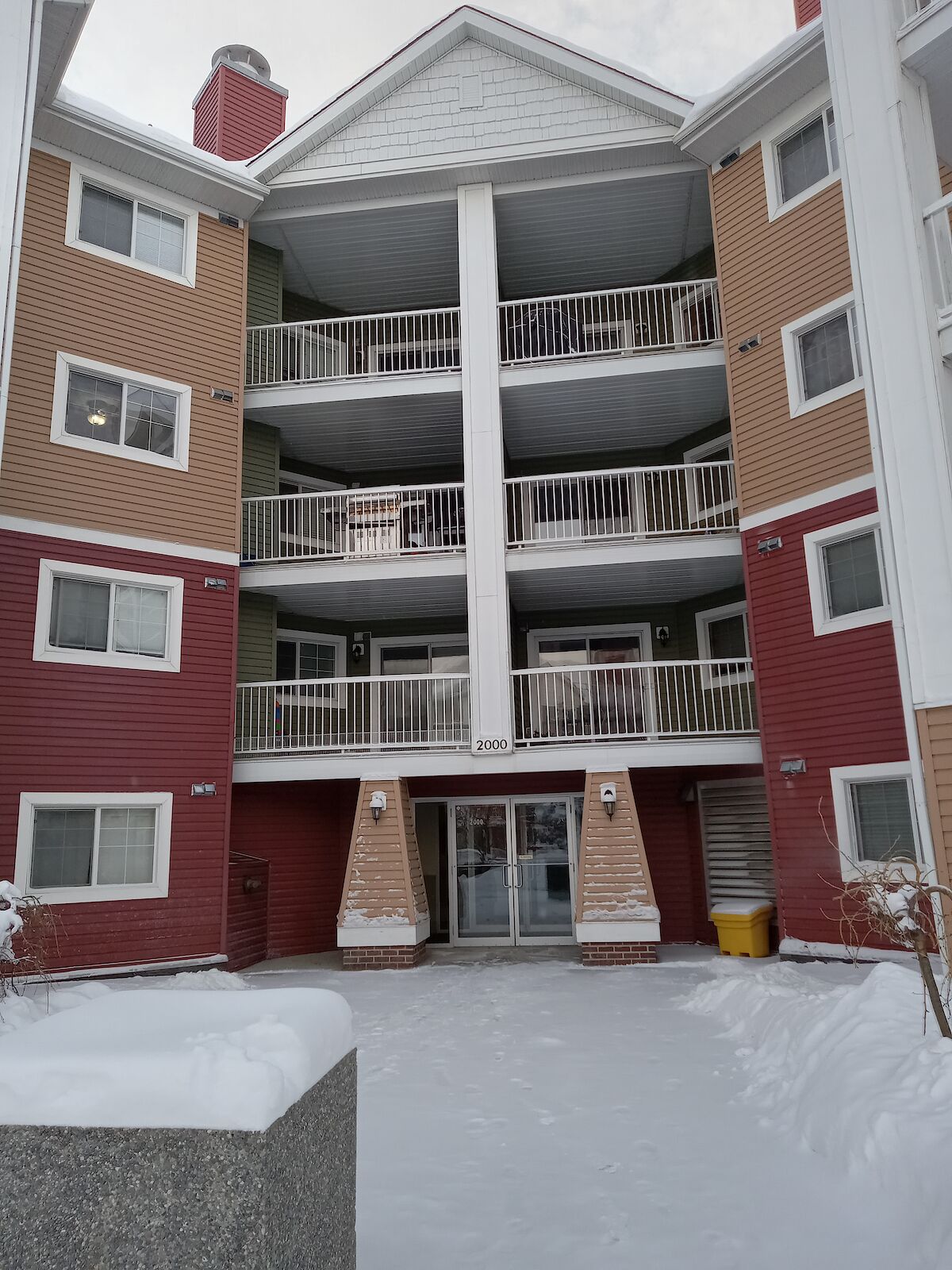 Topfloor-+Huge+Deck-+Propane+BBQ%27s+permitted Calgary 1 bedroom Condo Unit for rent. Property photo: 10816-1