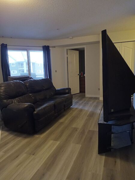 New+Luxury+Vinyl+Plank+Flooring+Throughout Calgary 1 bedroom Condo Unit for rent. Property photo: 10816-2