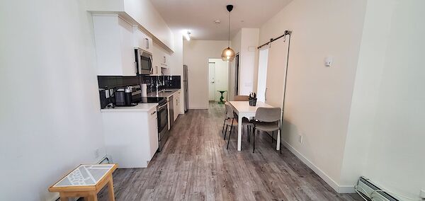 Calgary 1 bedroom Condo Unit for rent. Property photo: 109013-2