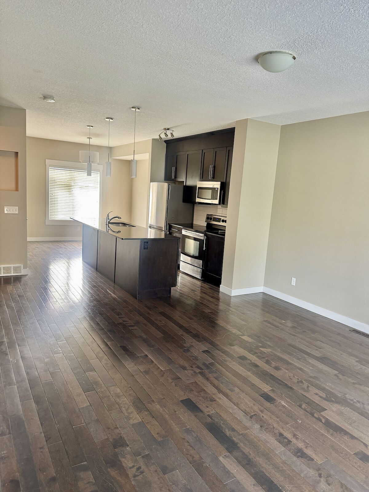 Calgary 2 + Den bedrooms Townhouse for rent. Property photo: 109280-1