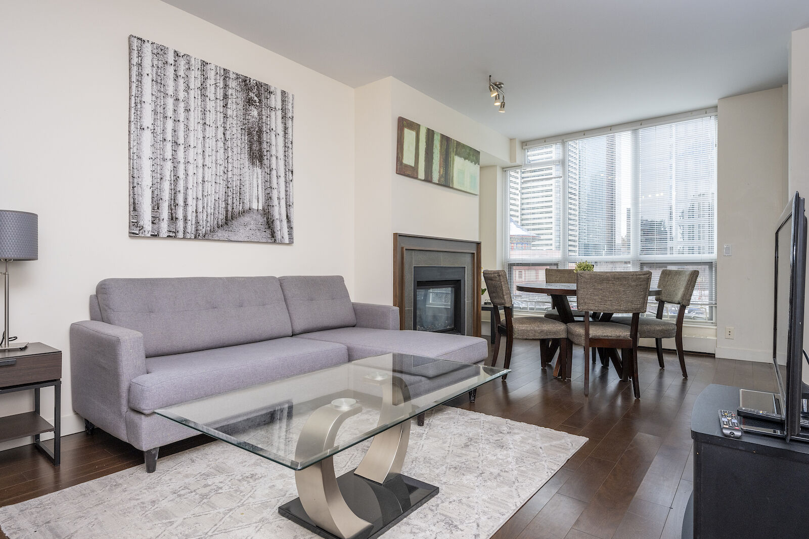 Calgary 2 + Den bedrooms Condo Unit for rent. Property photo: 109630-1