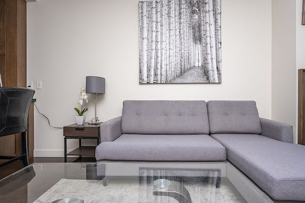 Calgary 2 + Den bedrooms Condo Unit for rent. Property photo: 109630-3