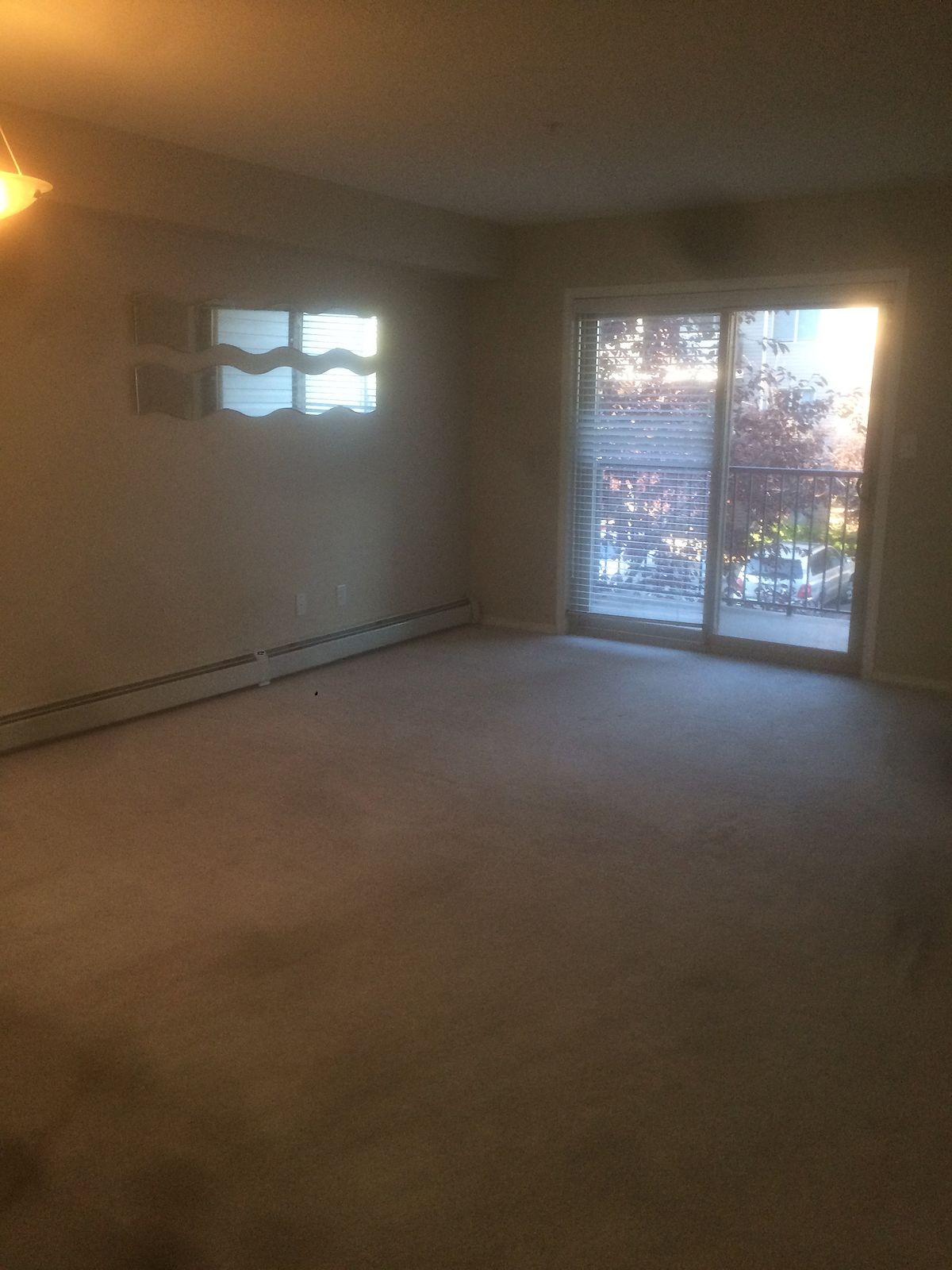 Calgary 2 bedrooms Condo Unit for rent. Property photo: 110223-1