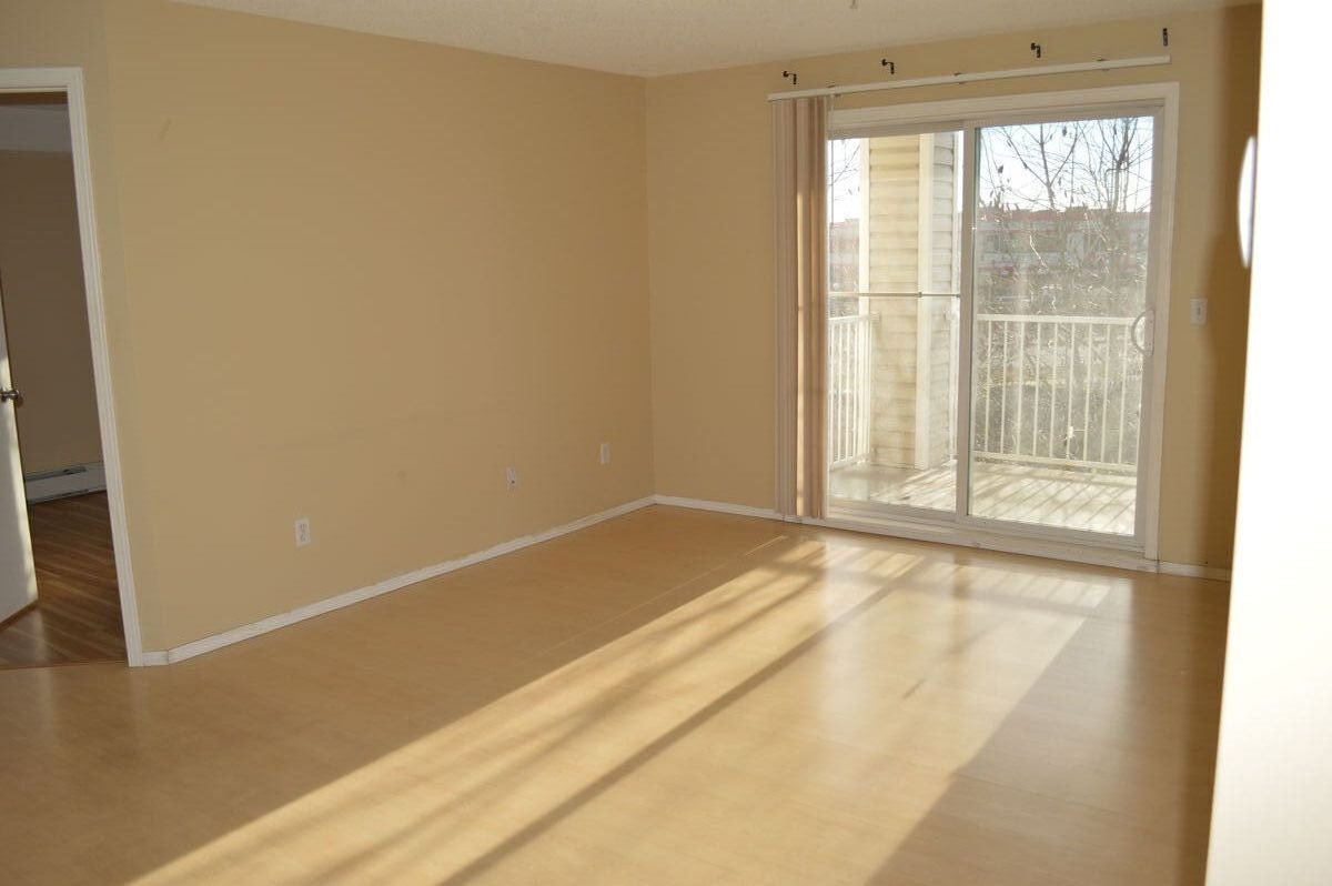 Calgary 2 bedrooms Condo Unit for rent. Property photo: 111470-1