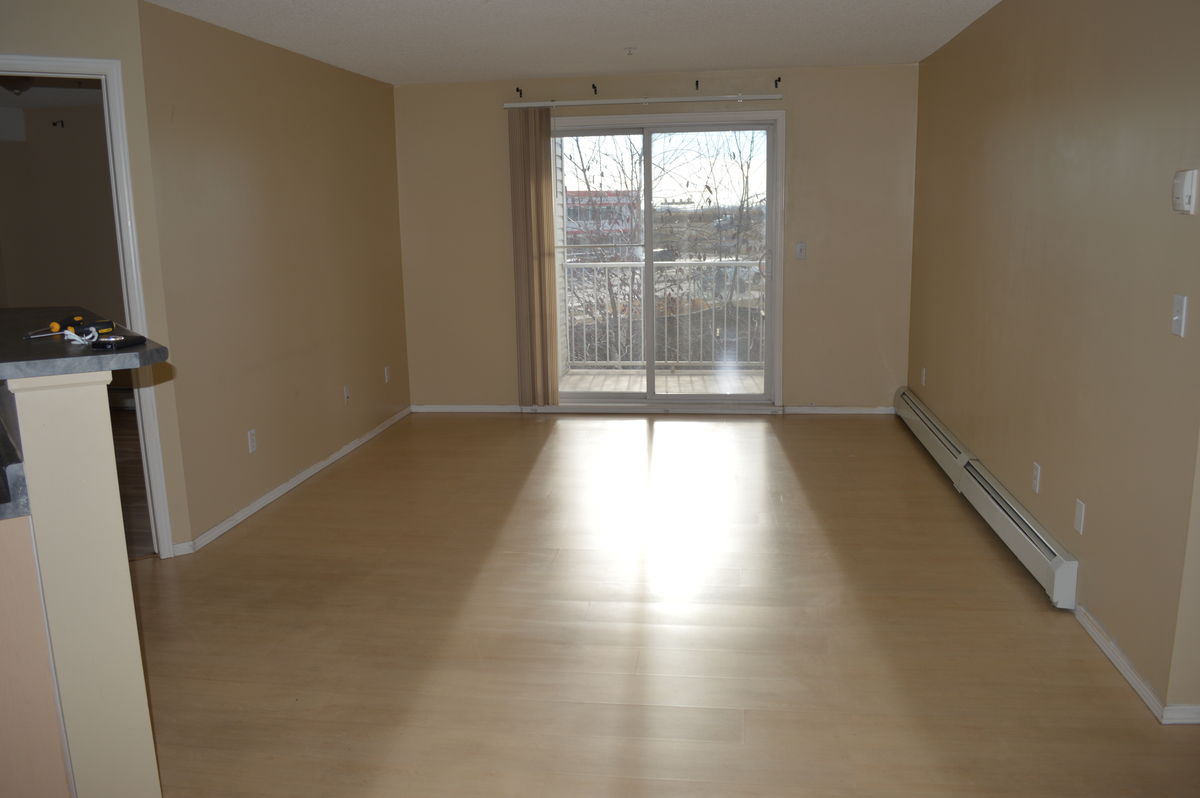 Calgary 2 bedrooms Condo Unit for rent. Property photo: 111470-2