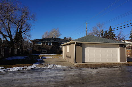Back+of+the+house Calgary 1 bedroom Room For Rent for rent. Property photo: 113535-2