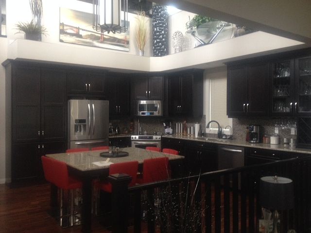 Kitchen+main+floor Calgary 3 bedrooms Room For Rent for rent. Property photo: 113593-1