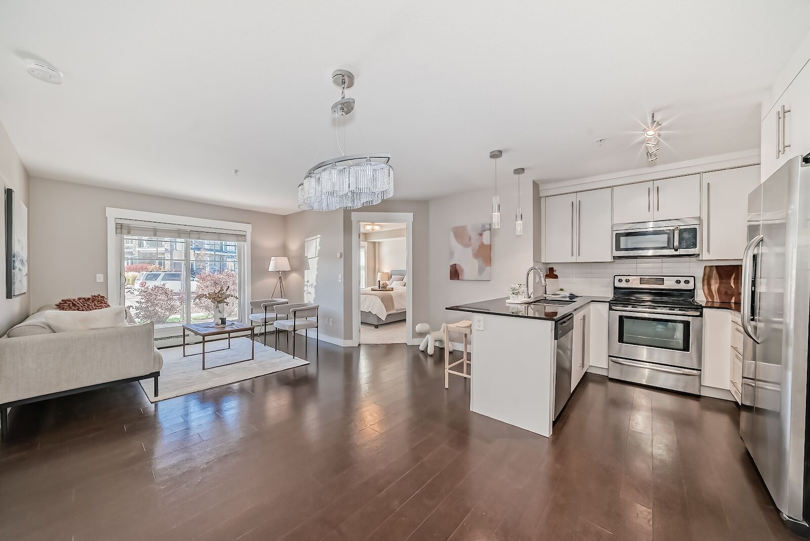 Calgary 2 + Den bedrooms Condo Unit for rent. Property photo: 114737-1