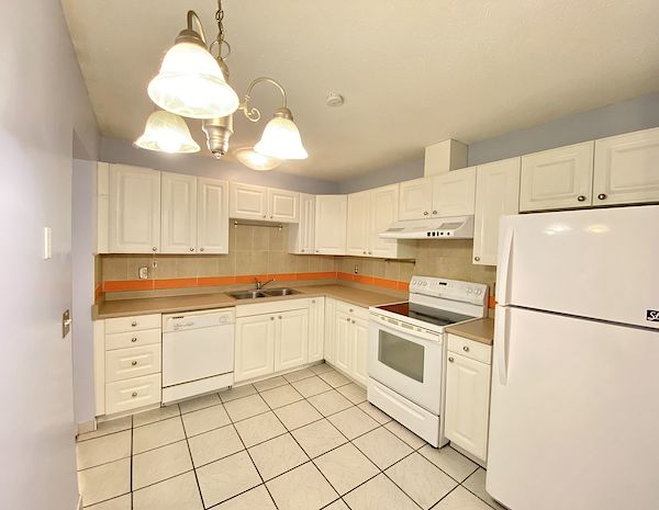 Calgary 5 bedrooms Duplex for rent. Property photo: 115568-3
