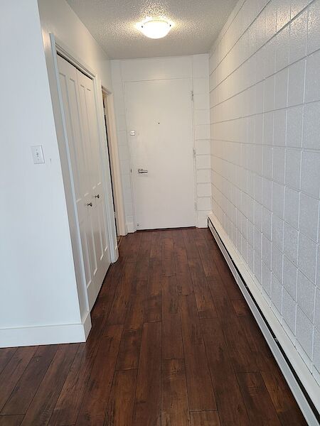 Calgary 1 bedroom Apartment for rent. Property photo: 116459-2
