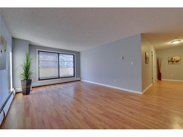 Calgary 2 bedrooms Condo Unit for rent. Property photo: 116971-1