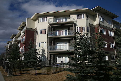 Outside+View+-+Unit+is+on+Top+Floor+Corner Calgary 2 bedrooms Condo Unit for rent. Property photo: 117625-3