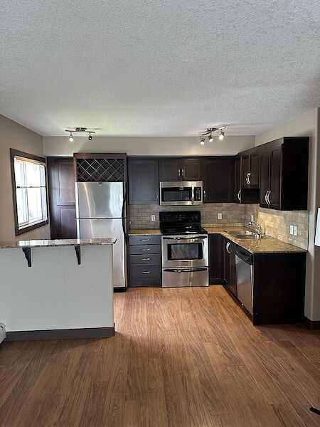 Calgary 1 bedroom Apartment for rent. Property photo: 120515-2