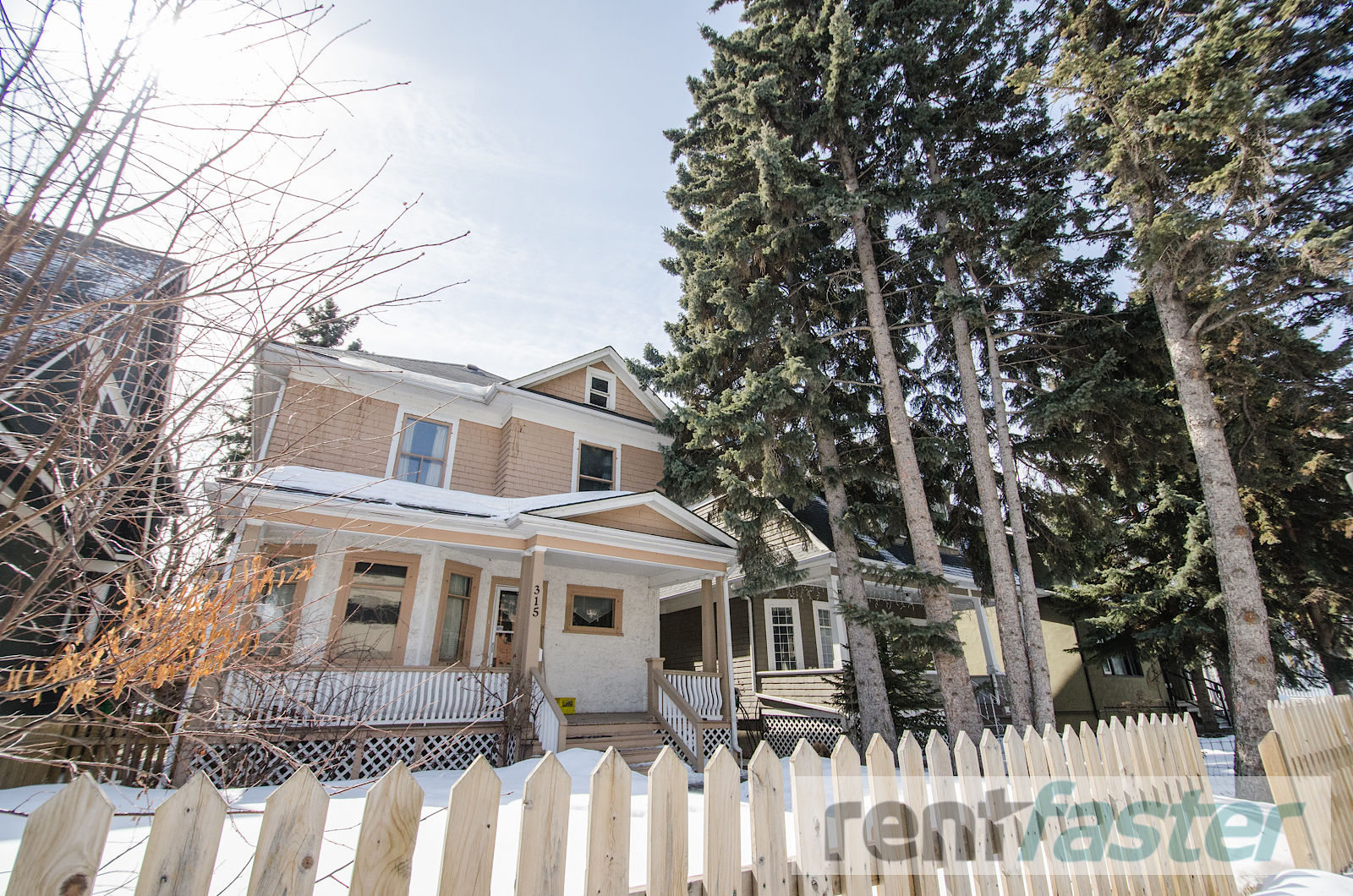 Calgary 2 bedrooms Main Floor for rent. Property photo: 122707-1