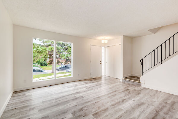 Calgary 3 bedrooms Townhouse for rent. Property photo: 126894-2