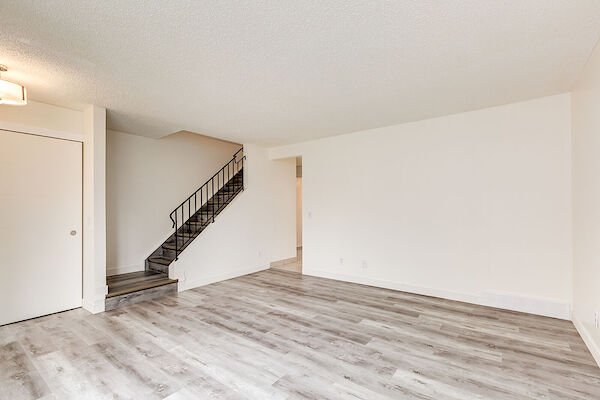 Calgary 3 bedrooms Townhouse for rent. Property photo: 126894-3