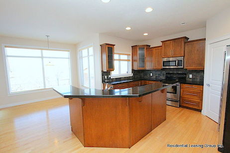 Calgary 5 bedrooms House for rent. Property photo: 127350-2