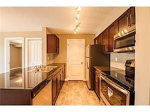 Calgary 2 + Den bedrooms Condo Unit for rent. Property photo: 127705-2