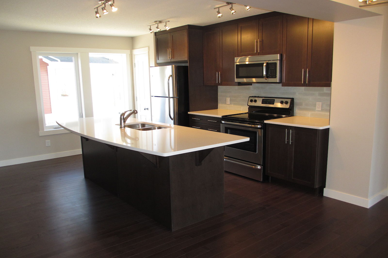 Calgary 2 + Den bedrooms Townhouse for rent. Property photo: 129039-1