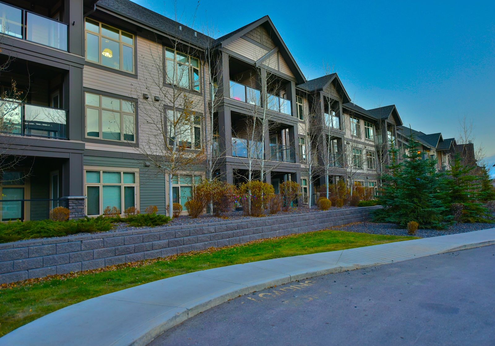 Calgary 2 bedrooms Condo Unit for rent. Property photo: 130460-1