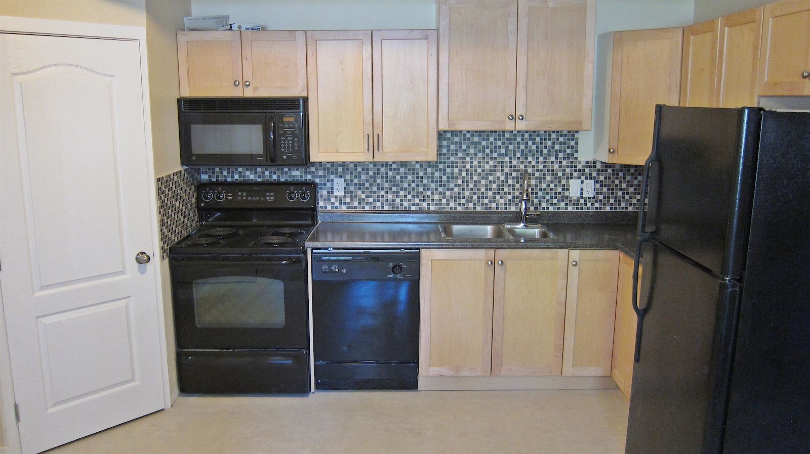 Calgary 1 bedroom Apartment for rent. Property photo: 131221-1