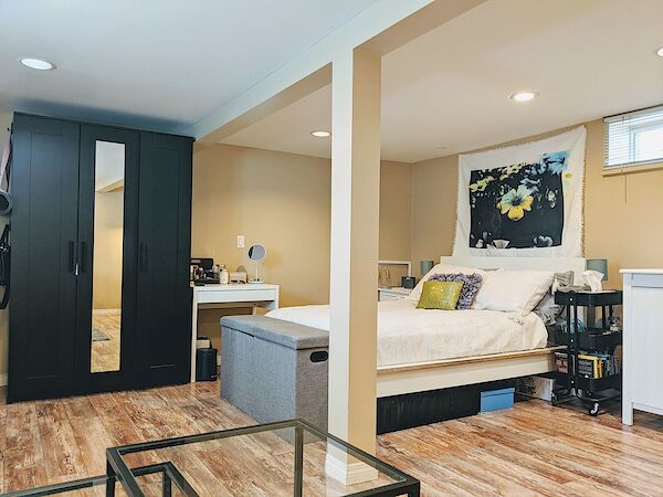 Calgary studio Basement for rent. Property photo: 131333-2