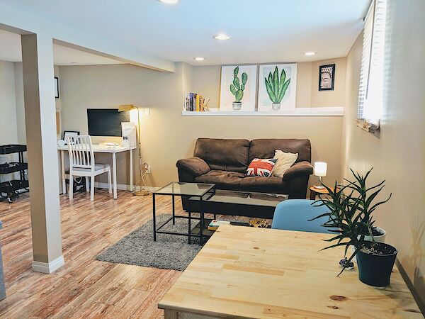 Calgary studio Basement for rent. Property photo: 131333-3
