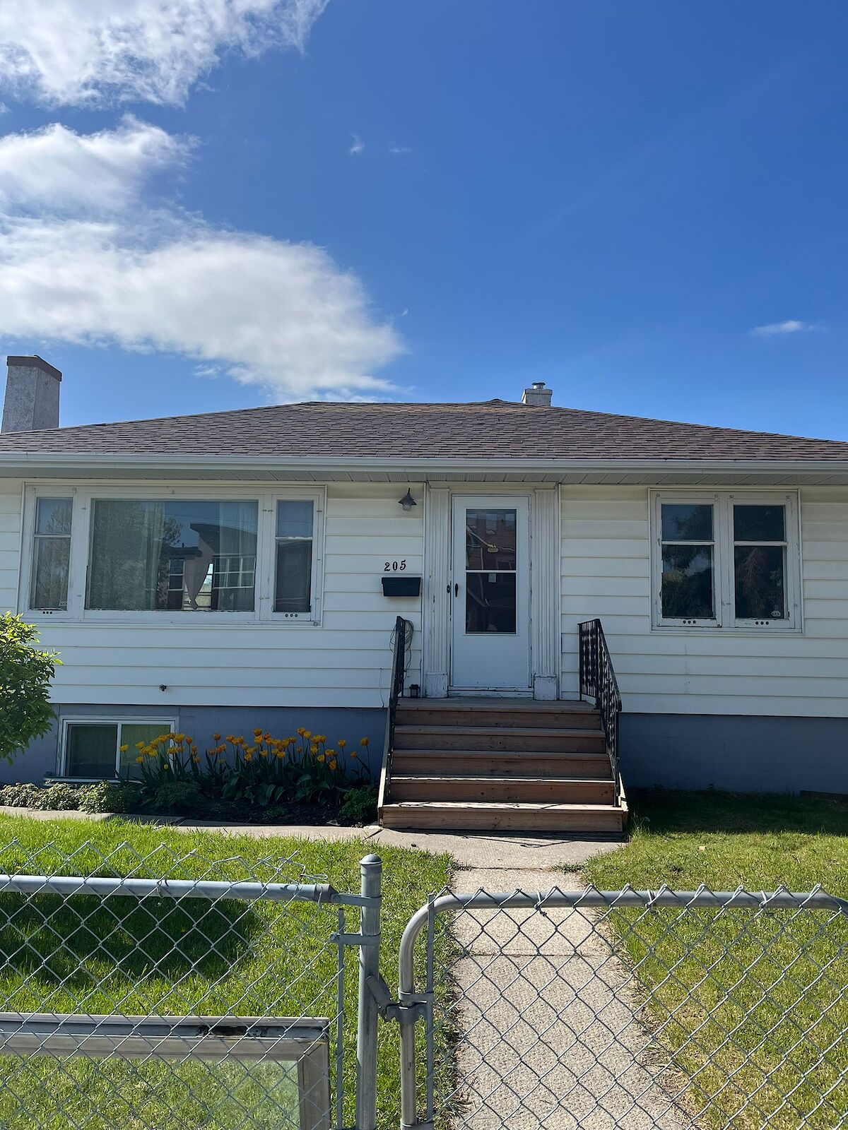 Calgary 5 bedrooms House for rent. Property photo: 132686-1