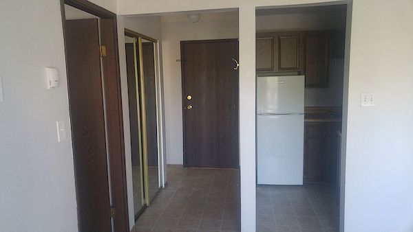 Calgary 1 bedroom Apartment for rent. Property photo: 13298-3