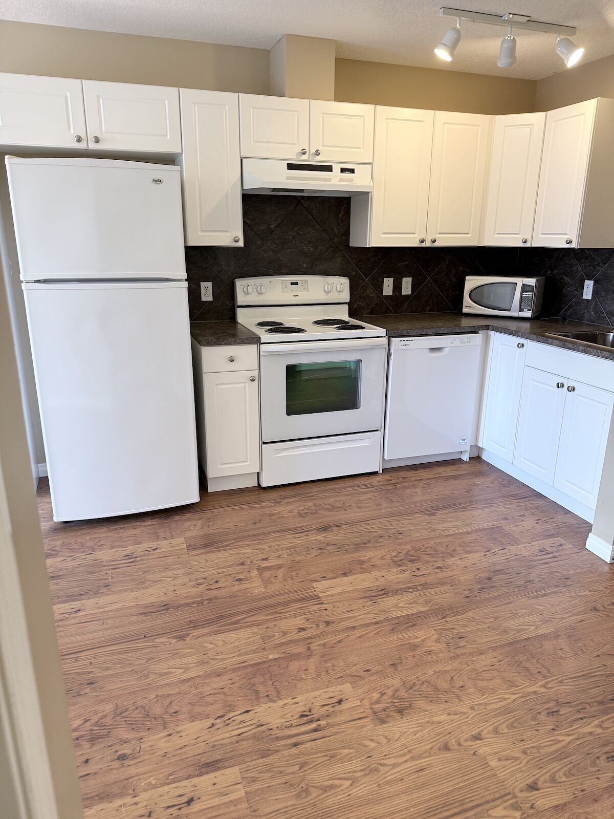 Crossfield 1 bedroom Condo Unit for rent. Property photo: 133611-1