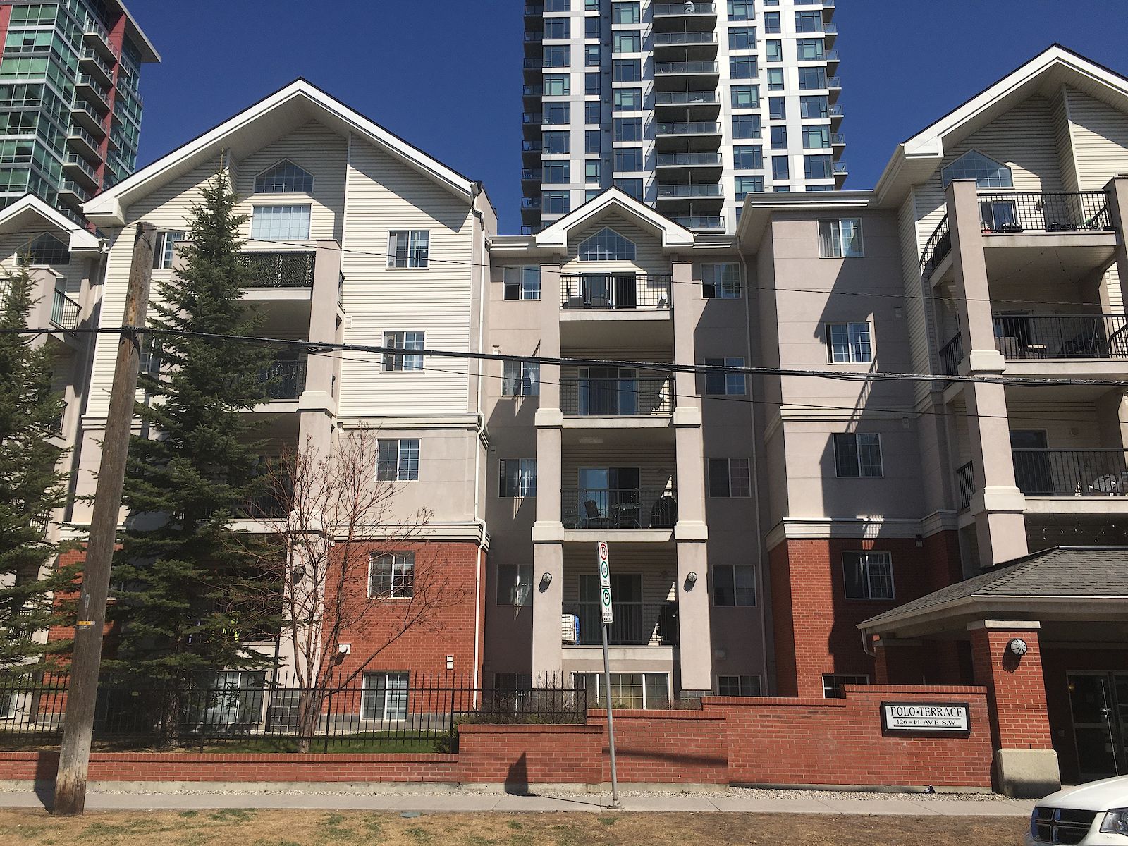 Calgary 2 bedrooms Condo Unit for rent. Property photo: 134674-1