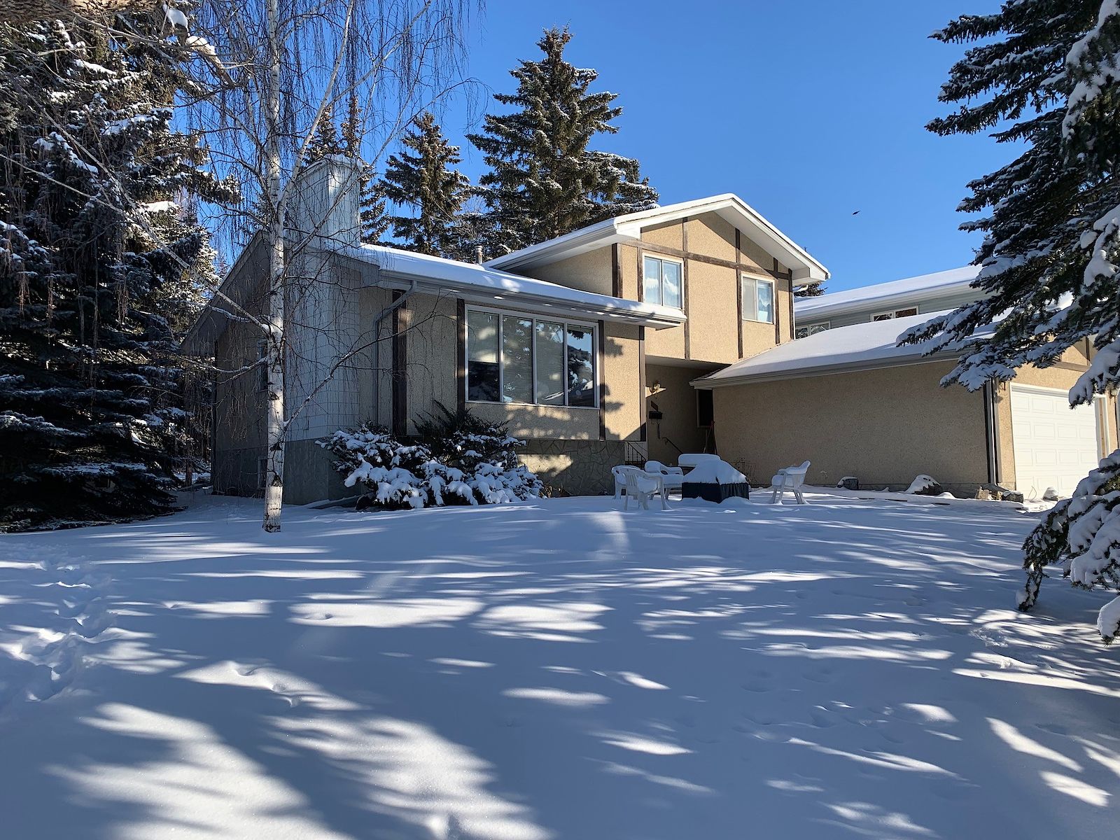 Calgary 4 bedrooms House for rent. Property photo: 135964-1