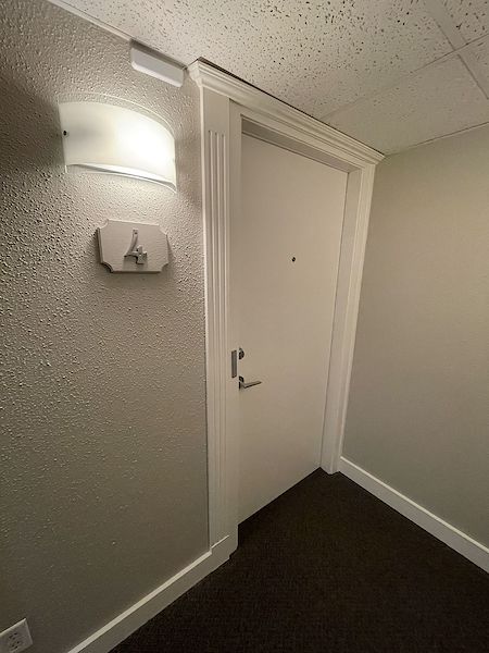 Calgary 2 bedrooms Condo Unit for rent. Property photo: 137126-2