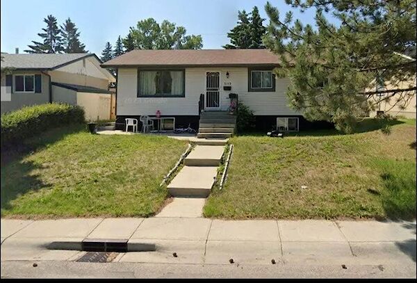 Calgary 3 + Den bedrooms Main Floor for rent. Property photo: 13865-2