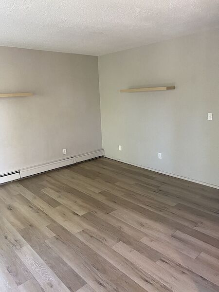 Calgary 1 bedroom Apartment for rent. Property photo: 13944-3