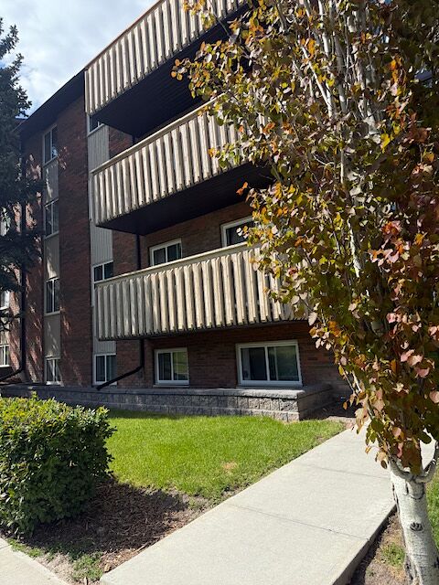 Calgary 2 bedrooms Apartment for rent. Property photo: 141743-1