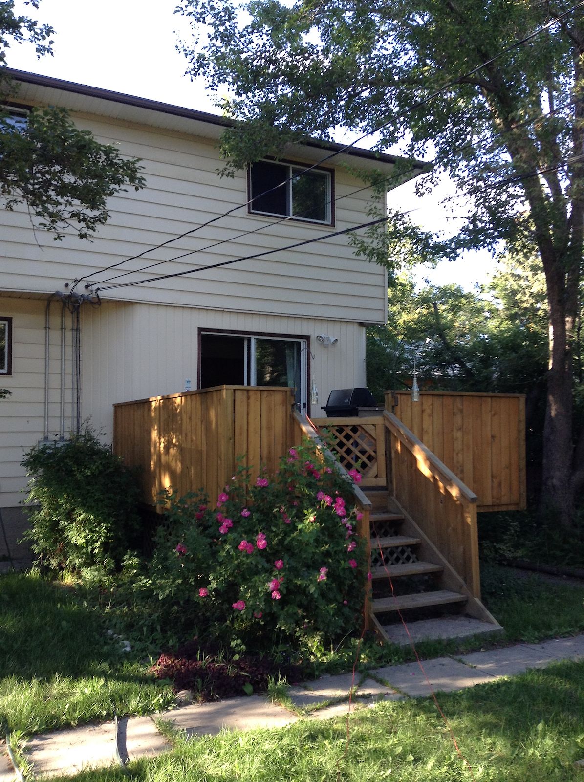 Calgary 4 + Den bedrooms House for rent. Property photo: 145403-1