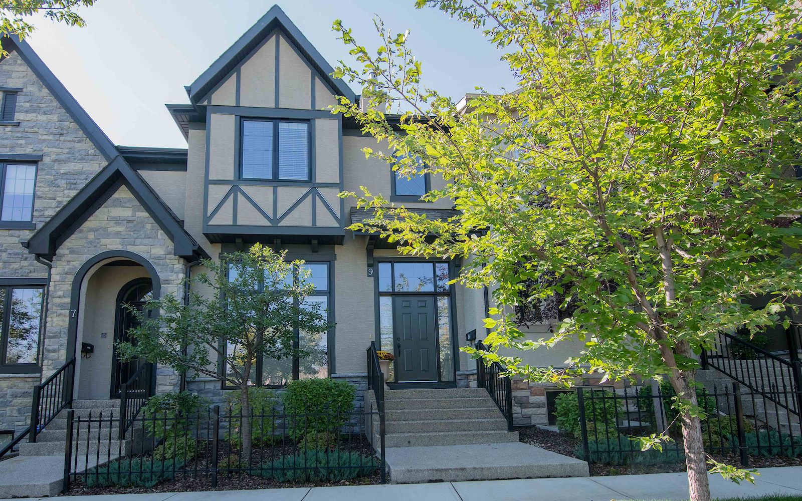Calgary 3 bedrooms Townhouse for rent. Property photo: 150619-1
