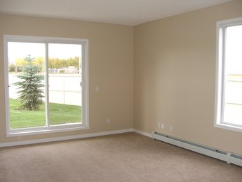 Calgary 2 bedrooms Condo Unit for rent. Property photo: 16645-1