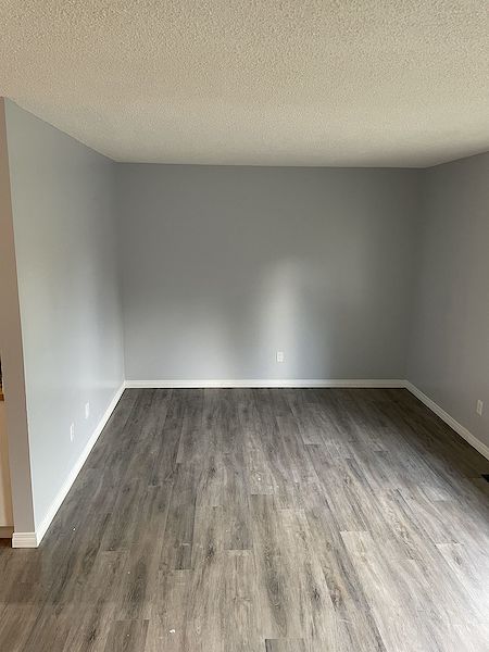 Calgary 4 bedrooms House for rent. Property photo: 19380-3