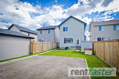 Calgary 3 + Den bedrooms Main Floor for rent. Property photo: 21122-3