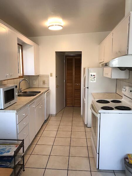 Calgary 2 + Den bedrooms Main Floor for rent. Property photo: 26923-2