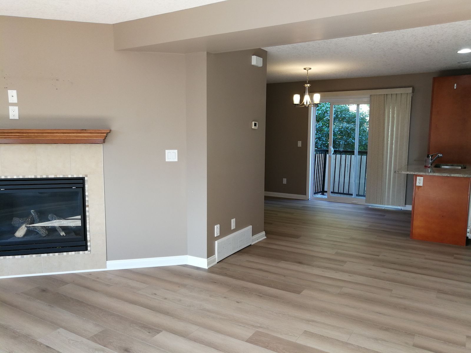 Edmonton 3 bedrooms Townhouse for rent. Property photo: 273737-1