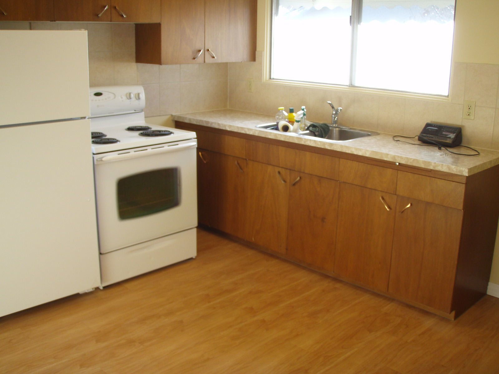 Edmonton 2 bedrooms Main Floor for rent. Property photo: 279853-1