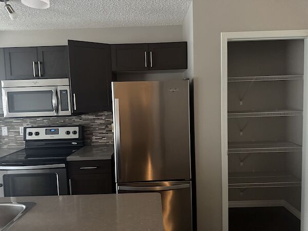 Edmonton 3 bedrooms Duplex for rent. Property photo: 281463-2