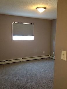 master+bedroom Edmonton 2 bedrooms Condo Unit for rent. Property photo: 285131-3