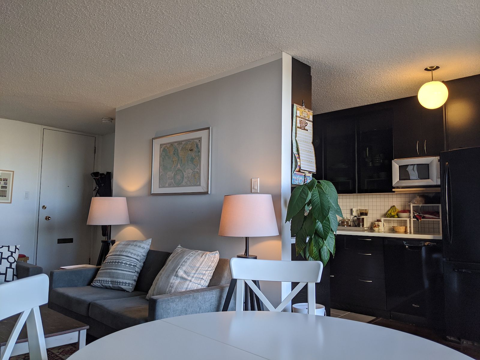 Edmonton 2 bedrooms Condo Unit for rent. Property photo: 286082-1